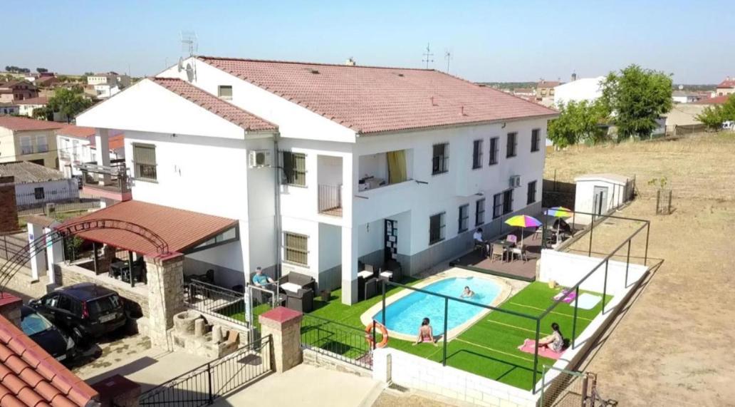 Apartamento Loft La Encina Torrejón el Rubio Dış mekan fotoğraf
